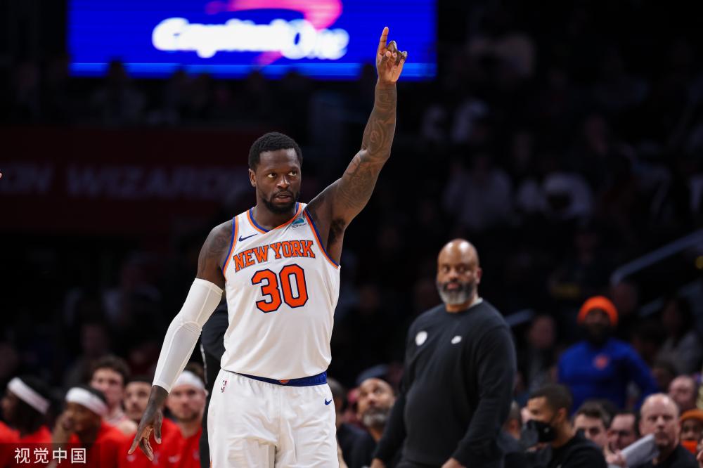 他的颈侧 他的颈侧