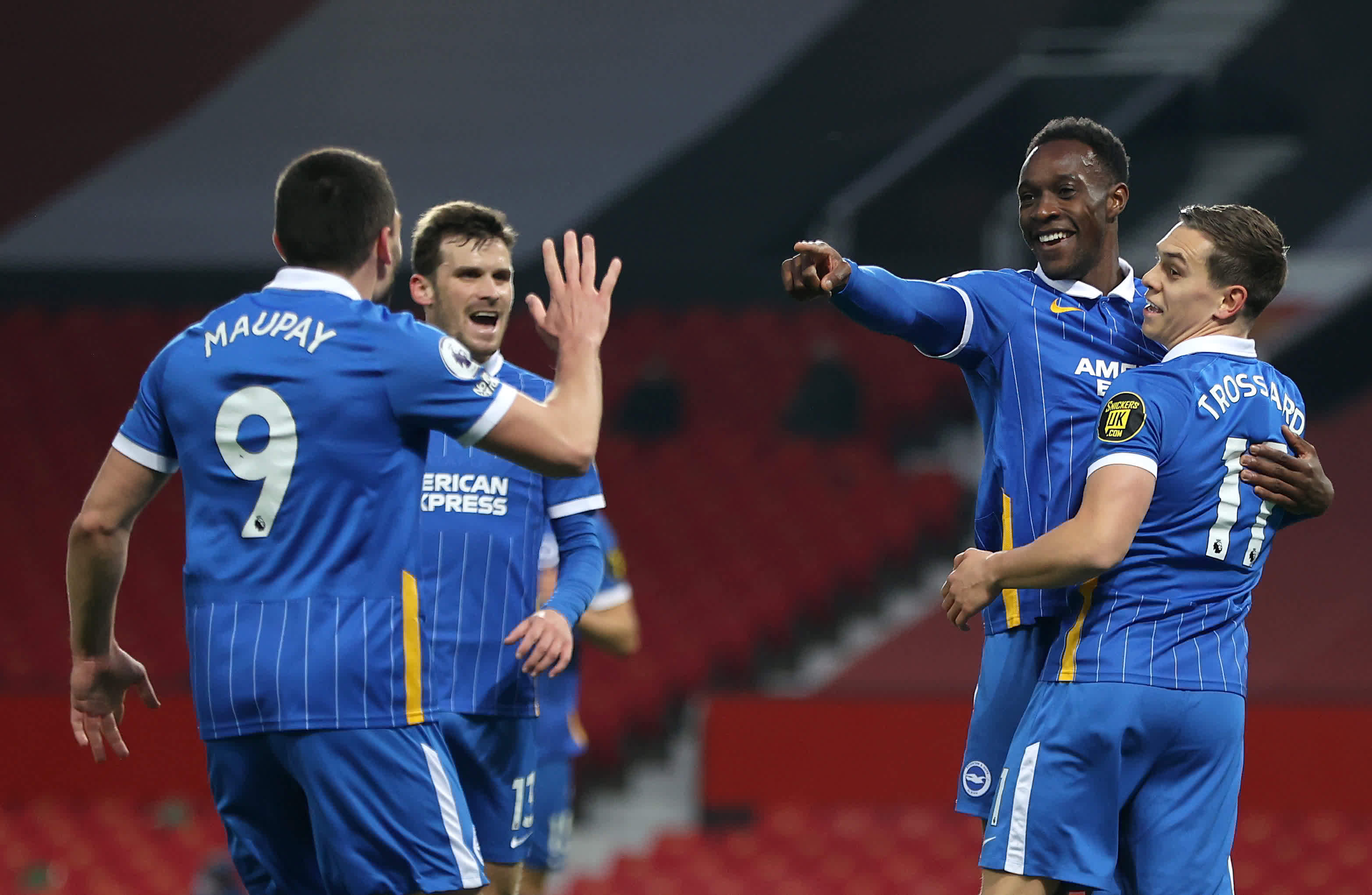 他坚持要在 他坚持要在